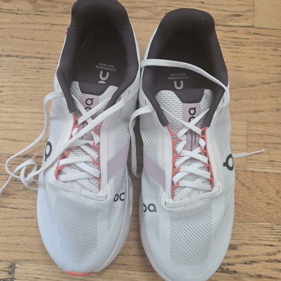 On Running Women's Athletic Shoes in White and Pink - Picture 1 of 5